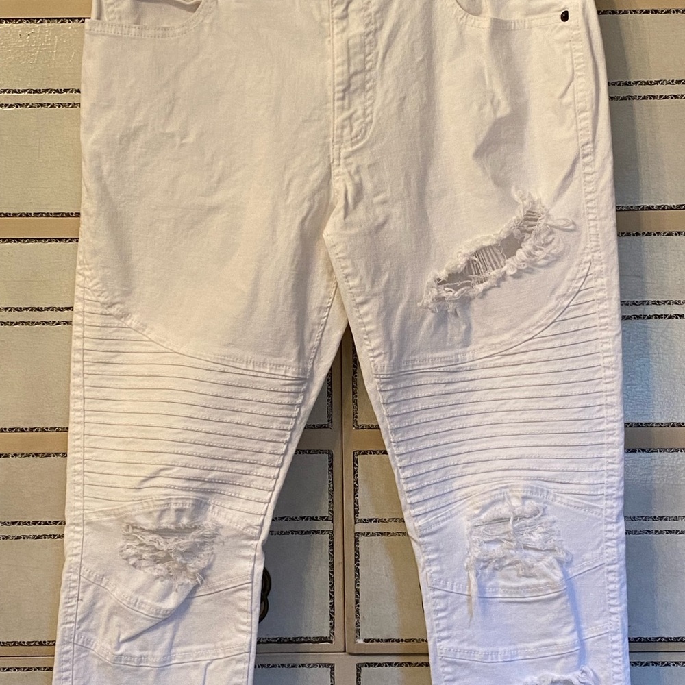 American Rag Jeans - Picture 3 of 6